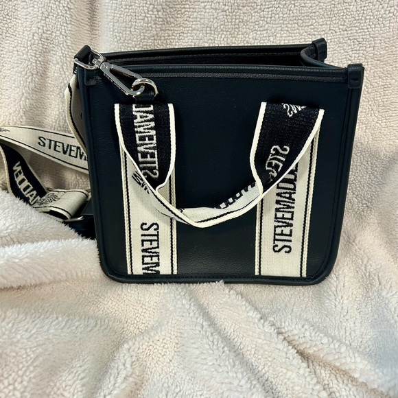 Steve Madden Viral TikTok crossbody bag - Picture 2 of 5